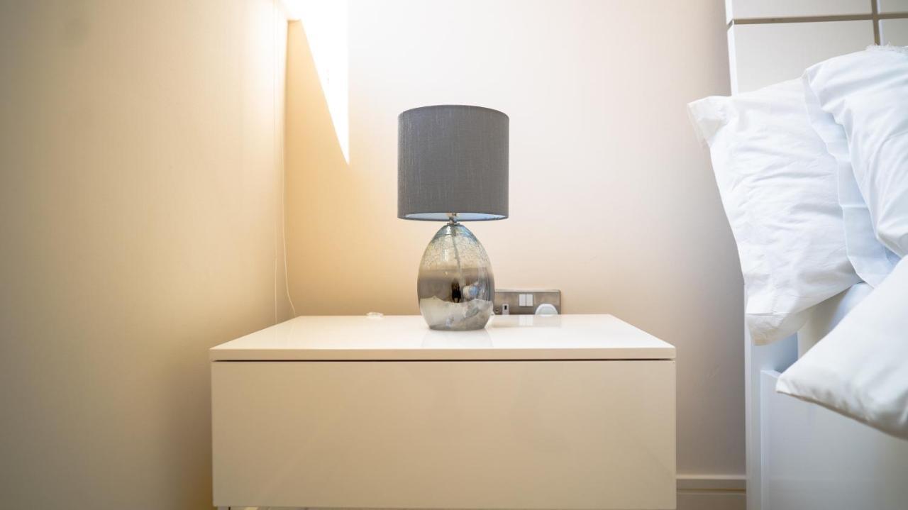 Comfy Spacious Apartment In Canary Wharf London Kültér fotó