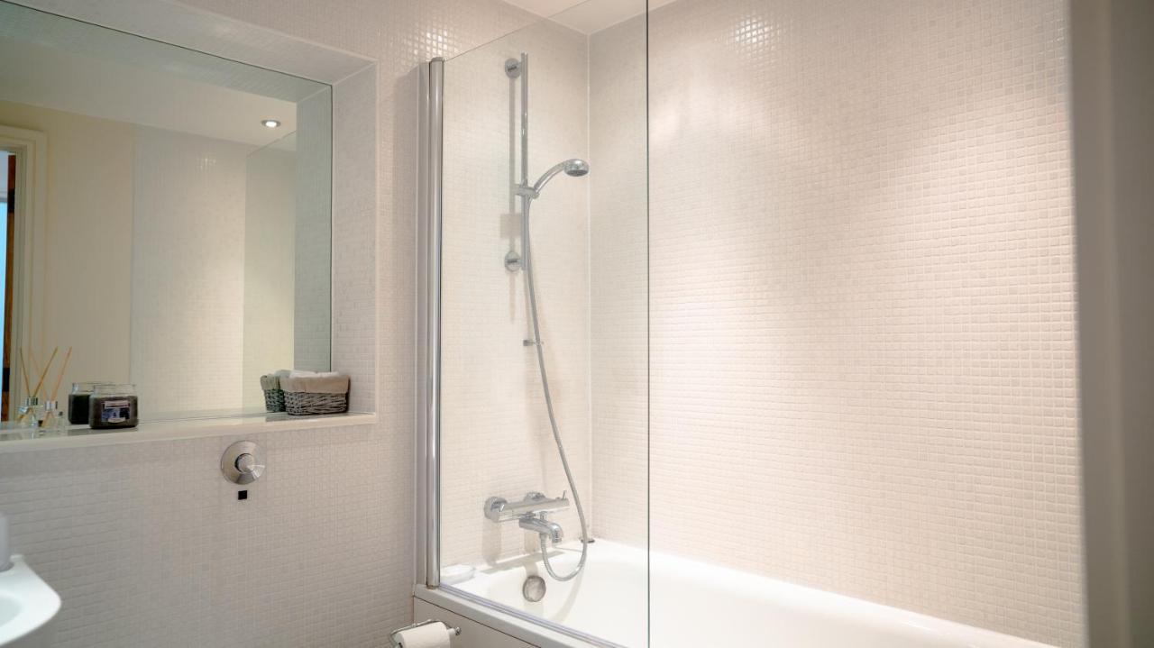 Comfy Spacious Apartment In Canary Wharf London Kültér fotó