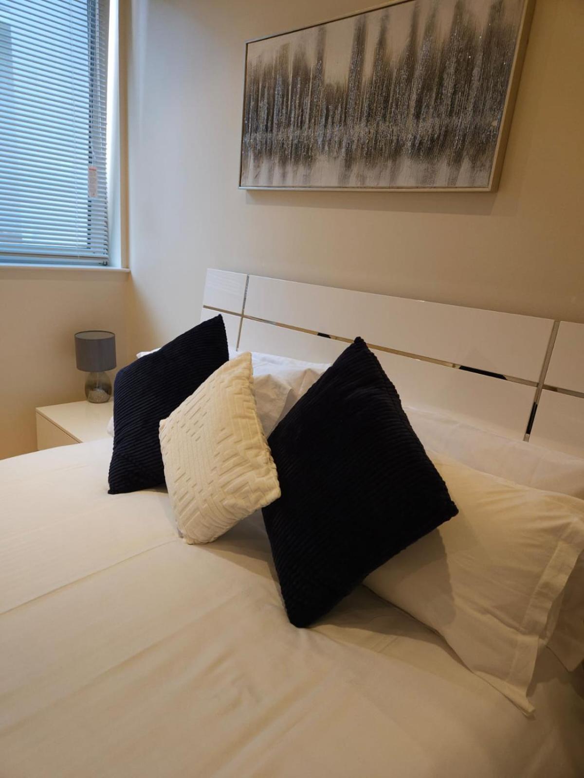 Comfy Spacious Apartment In Canary Wharf London Kültér fotó